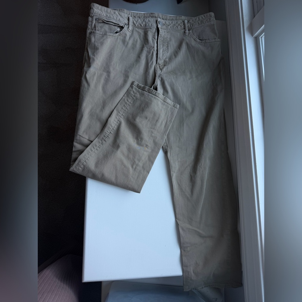AE Flex Athletic Straight Lived-In Khaki Pant sz 38x32